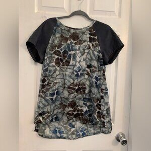 Simply Vera Vera Wang Women’s Black and Gray Abstract Top. Size Large